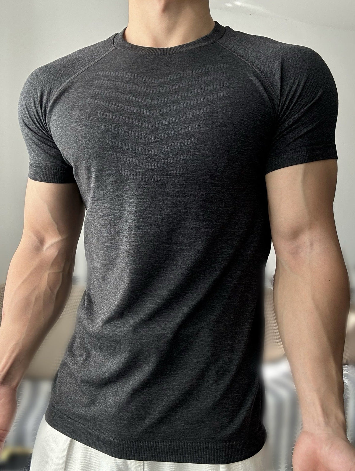 Seamless Scale Compression Tees